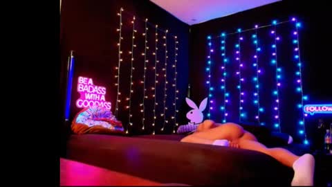 Eetantungfuk Mias online show from February 26, 2025, 9:42 am