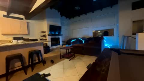 juuneet online show from March 19, 2026, 4:38 am