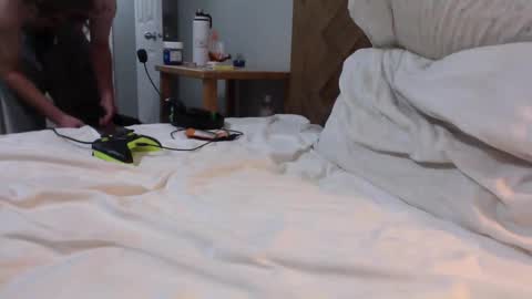 J and Sugar snap pea online show from September 18, 2025, 1:18 am