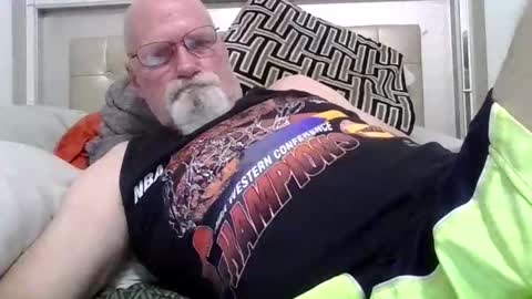 k109609 online show from November 4, 2025, 3:27 am