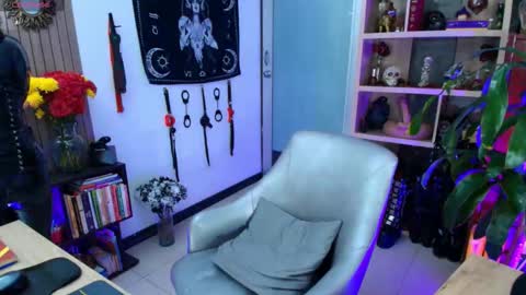 Carym  online show from October 12, 2025, 2:32 am