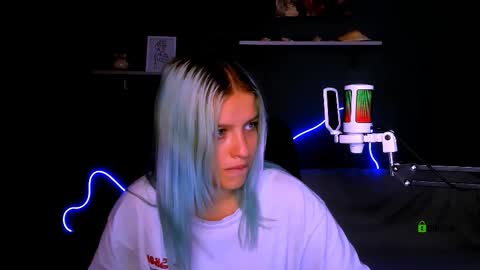 kaela_spell_ online show from September 16, 2025, 5:19 am