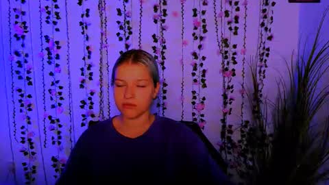 kaela_spell_ online show from September 18, 2025, 5:31 am