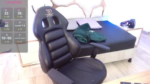 kaelwolf  online show from November 13, 2025, 7:46 pm