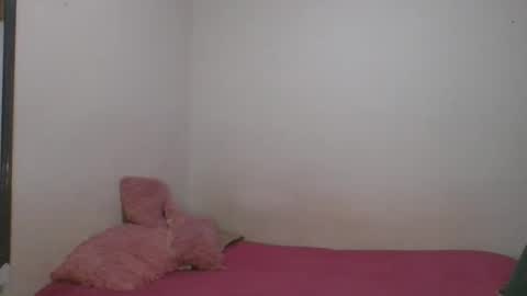 KAHELIINDEPENDENT MODEL online show from December 29, 2024, 2:17 am