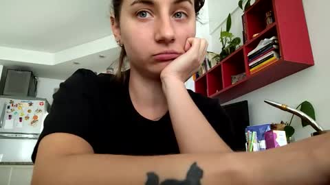 kahumishis online show from November 6, 2025, 3:46 pm