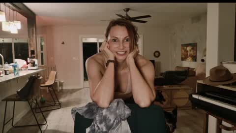 Snapshot of kaileeshy chatting on December 18, 2025, 4:07 am Kailee Smile online show from December 18, 2025, 4:07 am