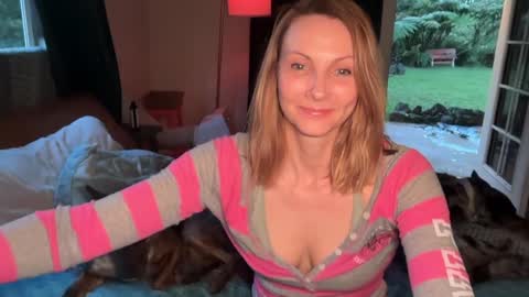 Snapshot of kaileeshy chatting on March 4, 2026, 4:29 am Kailee Smile online show from March 4, 2026, 4:29 am