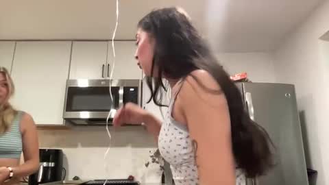 Kaitlyn Beckham online show from September 17, 2025, 2:02 am