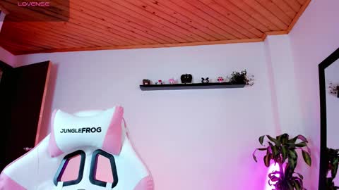 Kali Ka Please help me with your thumbs up its important   dont forget my birthday on October 26 online show from September 11, 2025, 6:08 pm