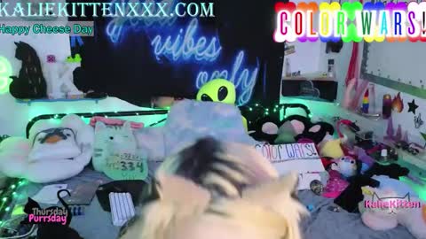 KalieKitten online show from June 4, 2026, 11:33 pm
