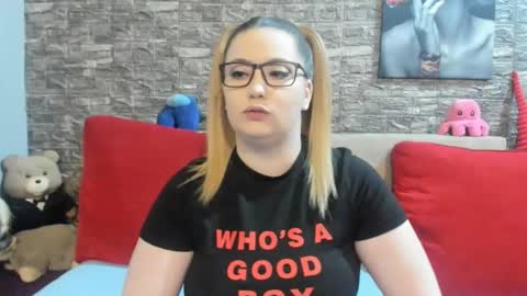 kalindahot online show from March 1, 2026, 9:28 pm