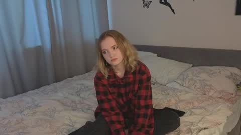 Snapshot of kamalamanasares chatting on May 11, 2026, 6:08 am Emily online show from May 11, 2026, 6:08 am