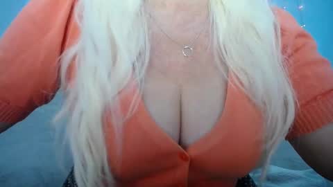 Snapshot of kamaliasim chatting on January 19, 2025, 7:37 pm KamaliaSim online show from January 19, 2025, 7:37 pm