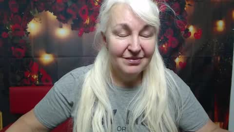 Snapshot of kamaliasim chatting on January 24, 2025, 7:28 pm KamaliaSim online show from January 24, 2025, 7:28 pm