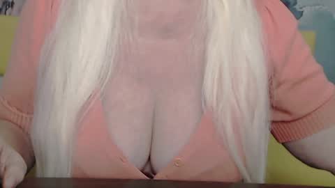 Snapshot of kamaliasim chatting on February 4, 2025, 3:00 am KamaliaSim online show from February 4, 2025, 3:00 am