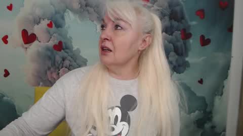 Snapshot of kamaliasim chatting on February 15, 2025, 7:17 pm KamaliaSim online show from February 15, 2025, 7:17 pm