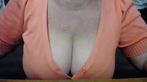 Snapshot of kamaliasim chatting on September 21, 2025, 6:20 pm KamaliaSim online show from September 21, 2025, 6:20 pm