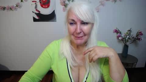 Snapshot of kamaliasim chatting on November 29, 2025, 7:28 pm KamaliaSim online show from November 29, 2025, 7:28 pm