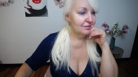 Snapshot of kamaliasim chatting on November 30, 2025, 7:40 pm KamaliaSim online show from November 30, 2025, 7:40 pm