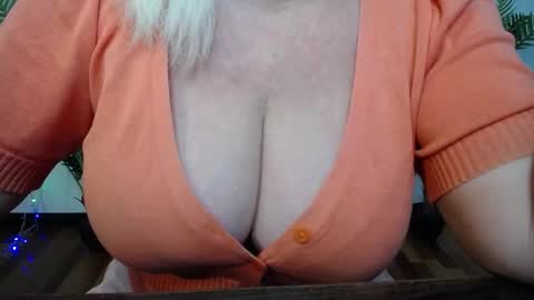 Snapshot of kamaliasim chatting on March 2, 2026, 5:19 am KamaliaSim online show from March 2, 2026, 5:19 am