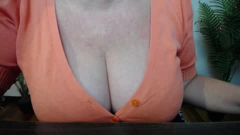 Snapshot of kamaliasim chatting on April 8, 2026, 7:14 pm KamaliaSim online show from April 8, 2026, 7:14 pm