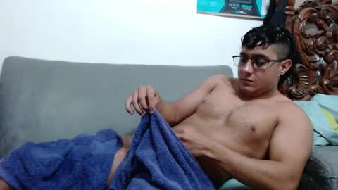 Snapshot of kamenov00 chatting on January 26, 2025, 11:08 pm kamenov00 online show from January 26, 2025, 11:08 pm