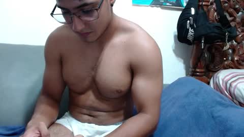 Snapshot of kamenov00 chatting on February 22, 2025, 12:38 am kamenov00 online show from February 22, 2025, 12:38 am