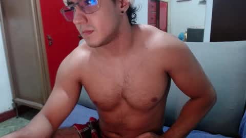 Snapshot of kamenov00 chatting on October 13, 2025, 12:43 am kamenov00 online show from October 13, 2025, 12:43 am