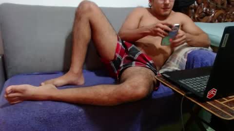 Snapshot of kamenov00 chatting on October 21, 2025, 12:00 am kamenov00 online show from October 21, 2025, 12:00 am