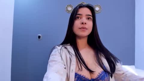 Kamila Betancourt online show from June 4, 2026, 1:39 pm