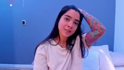 Kamila Betancourt online show from June 12, 2026, 1:54 pm