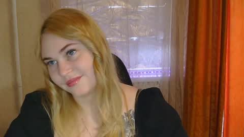 Snapshot of kamilablonde chatting on July 28, 2026, 7:48 am KamilaBlonde online show from July 28, 2026, 7:48 am
