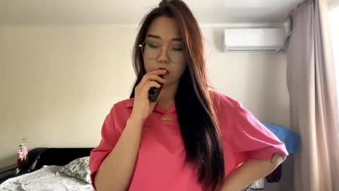 Bella online show from May 27, 2026, 1:57 am