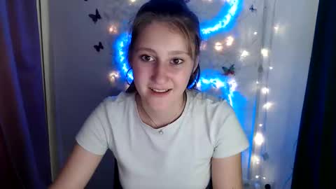 Snapshot of kamilla_love_ chatting on September 10, 2025, 11:54 am kamilla_love_ online show from September 10, 2025, 11:54 am