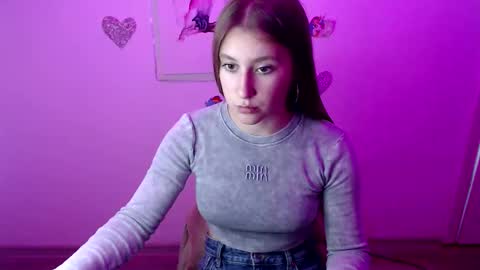 Snapshot of kamilla_love_ chatting on September 20, 2025, 12:17 pm kamilla_love_ online show from September 20, 2025, 12:17 pm
