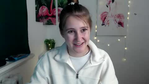 Snapshot of kamilla_love_ chatting on October 25, 2025, 12:23 pm kamilla_love_ online show from October 25, 2025, 12:23 pm