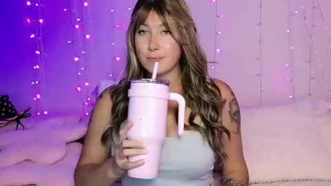 kamrynmarie69 online show from July 13, 2026, 9:39 pm