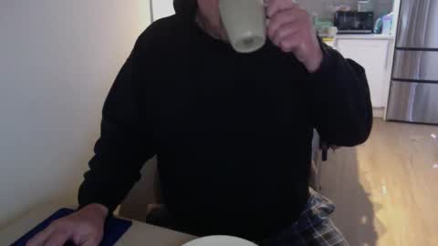 Cam with Me Vixens DM me online show from April 12, 2026, 1:05 pm