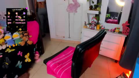 hello  Im Danni online show from June 5, 2026, 12:22 pm