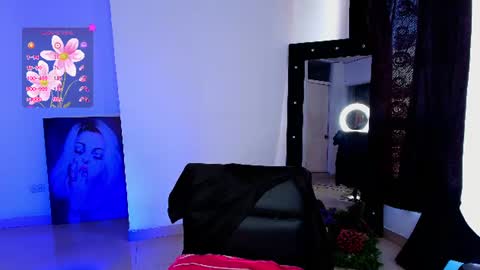 hello  Im Danni online show from July 28, 2026, 12:48 pm