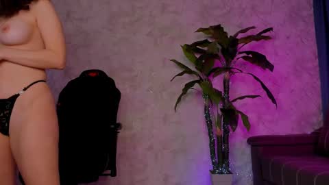 Emma online show from February 26, 2025, 4:36 am