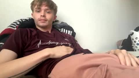 Snapshot of kaponeskynew chatting on December 2, 2025, 9:10 pm kaponeskyynew online show from December 2, 2025, 9:10 pm