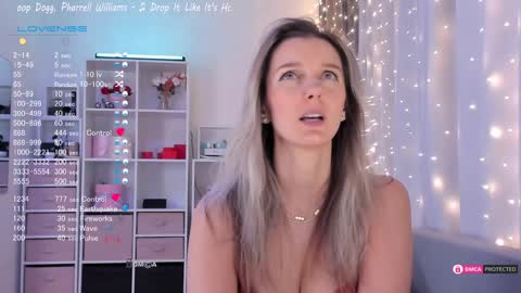 Snapshot of karamelsw chatting on February 5, 2025, 8:14 pm Julia online show from February 5, 2025, 8:14 pm