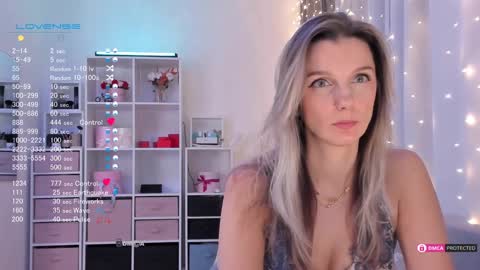 Snapshot of karamelsw chatting on February 6, 2025, 9:06 pm Julia online show from February 6, 2025, 9:06 pm