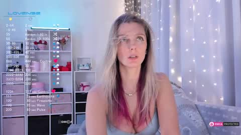 Snapshot of karamelsw chatting on February 18, 2025, 11:52 pm Julia online show from February 18, 2025, 11:52 pm