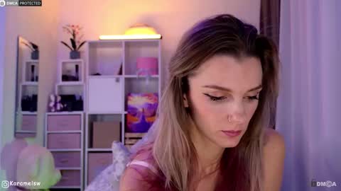 Snapshot of karamelsw chatting on October 2, 2025, 11:56 pm Julia online show from October 2, 2025, 11:56 pm