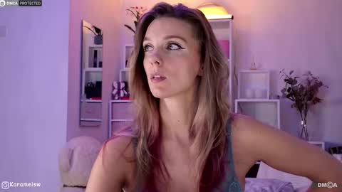 Snapshot of karamelsw chatting on October 7, 2025, 11:13 pm Julia online show from October 7, 2025, 11:13 pm