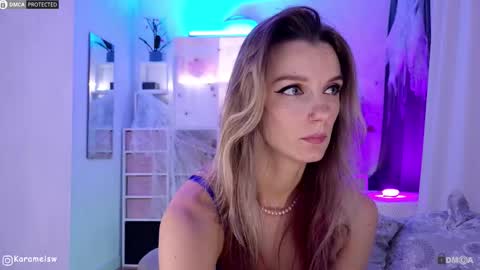 Snapshot of karamelsw chatting on November 1, 2025, 12:12 am Julia online show from November 1, 2025, 12:12 am