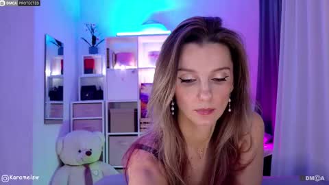 Snapshot of karamelsw chatting on November 12, 2025, 11:58 pm Julia online show from November 12, 2025, 11:58 pm